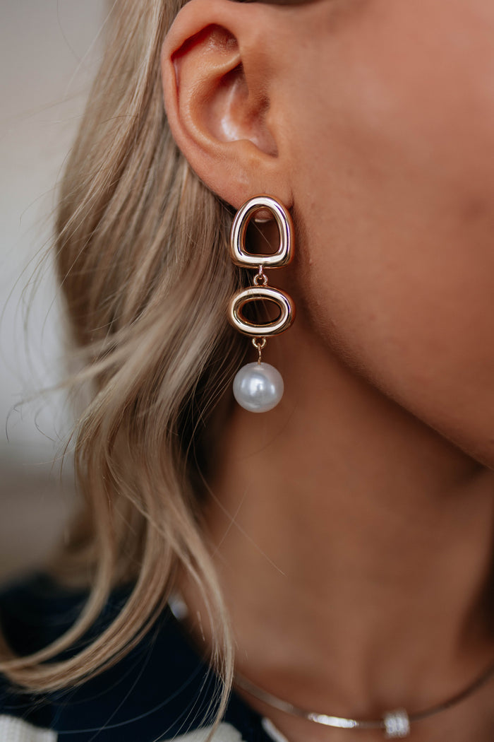 Clarice Pearl Earrings