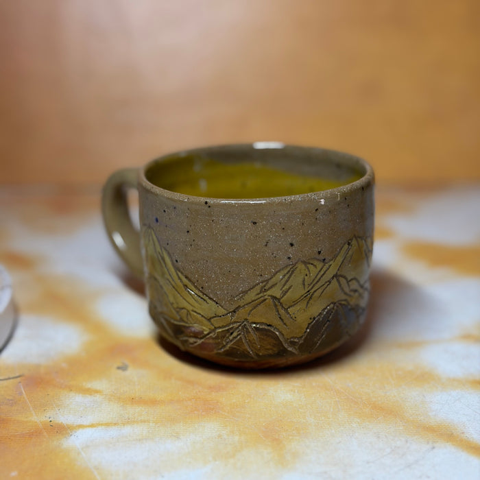 8oz tan mountains mug