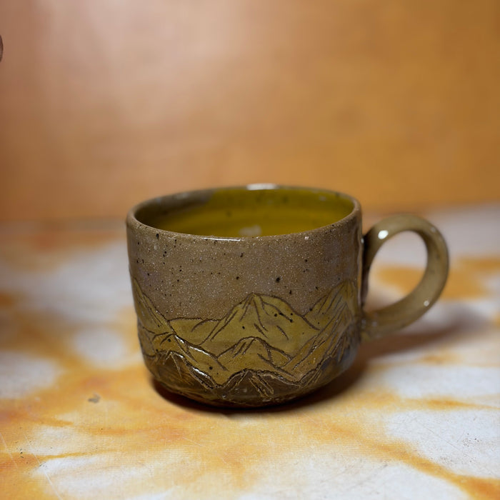 8oz tan mountains mug