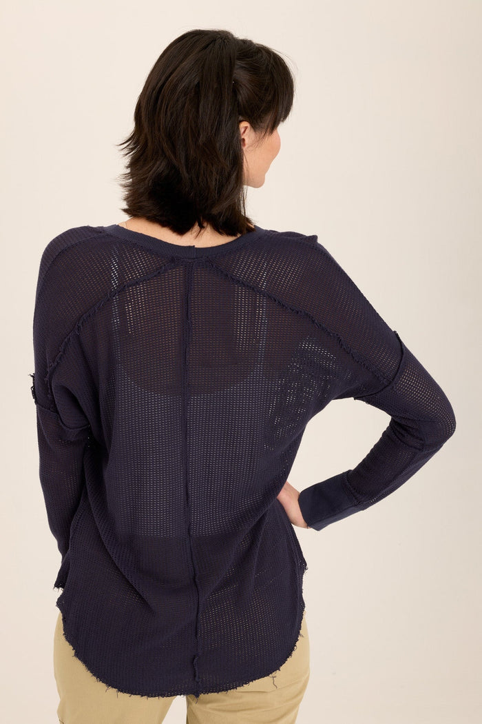 Wearables Bullock Mesh V-Neck Pullover