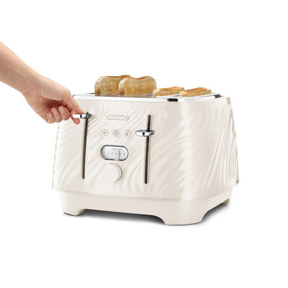 De’Longhi Ballerina Seta 4-Slice Toaster – Cream – view 2