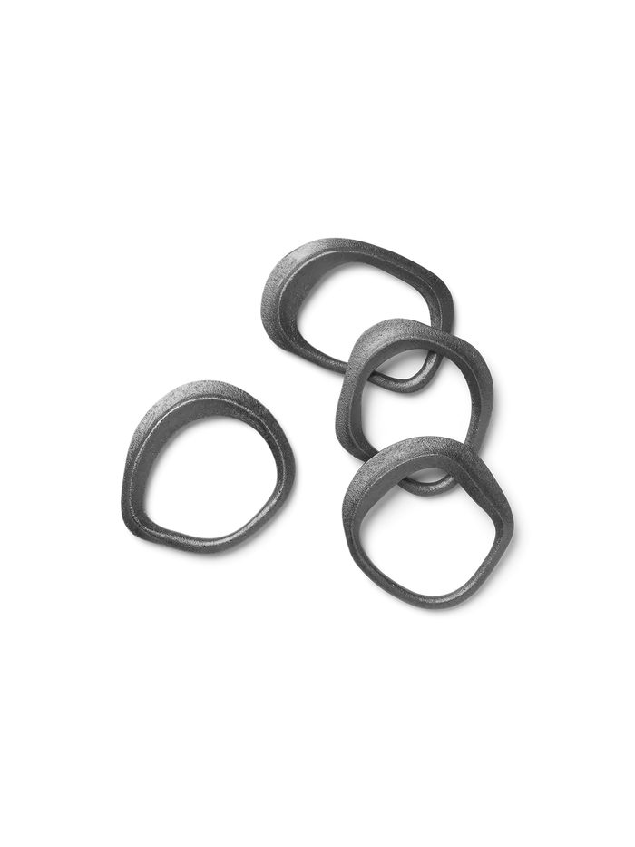 FLOW NAPKIN RINGS, SET OF 4  BLACK BRASS