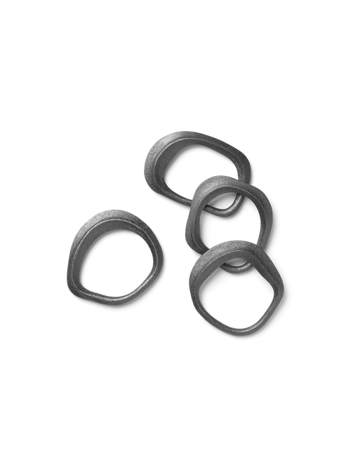 FLOW NAPKIN RINGS, SET OF 4  BLACK BRASS
