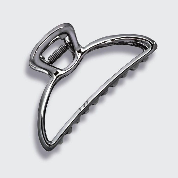 KITSCH Hematite Metal Open-Shape Claw Clip - on-model lifestyle #2