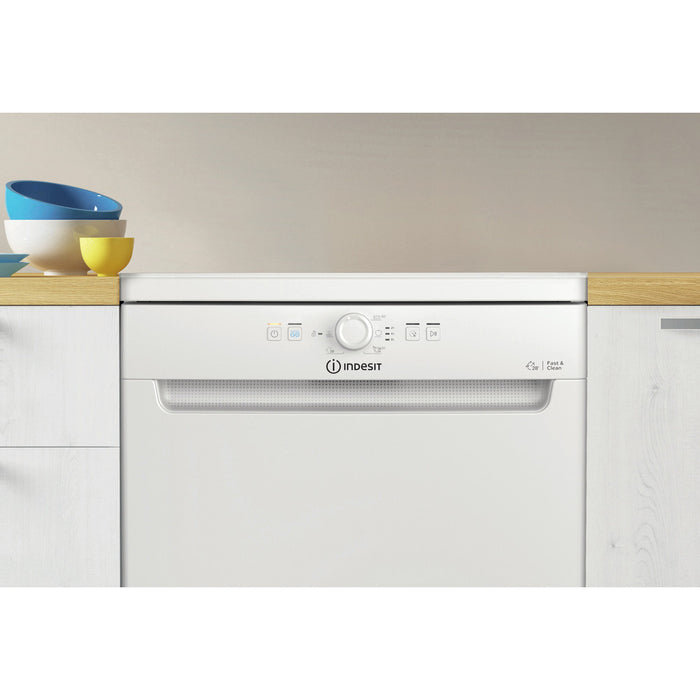 Indesit D2FHK26 Full Size Dishwasher with 14 Place Setting White White