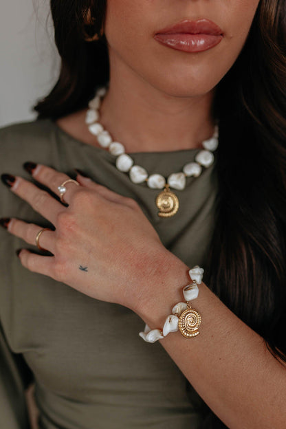 Karolina Shell Bracelet