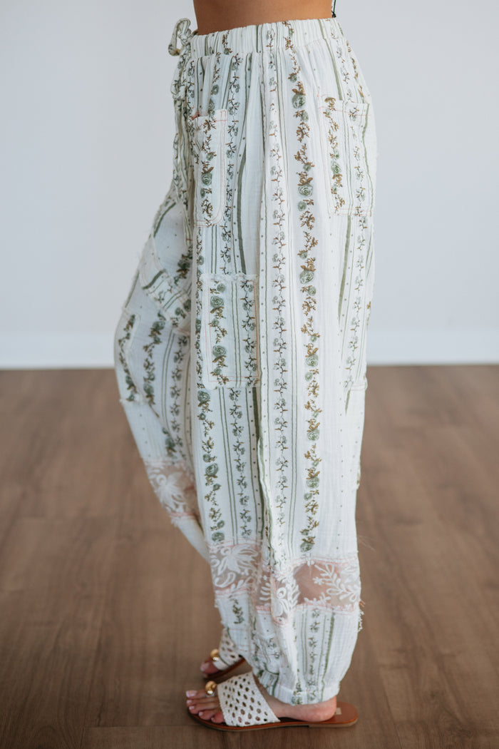 Lela Floral Pants