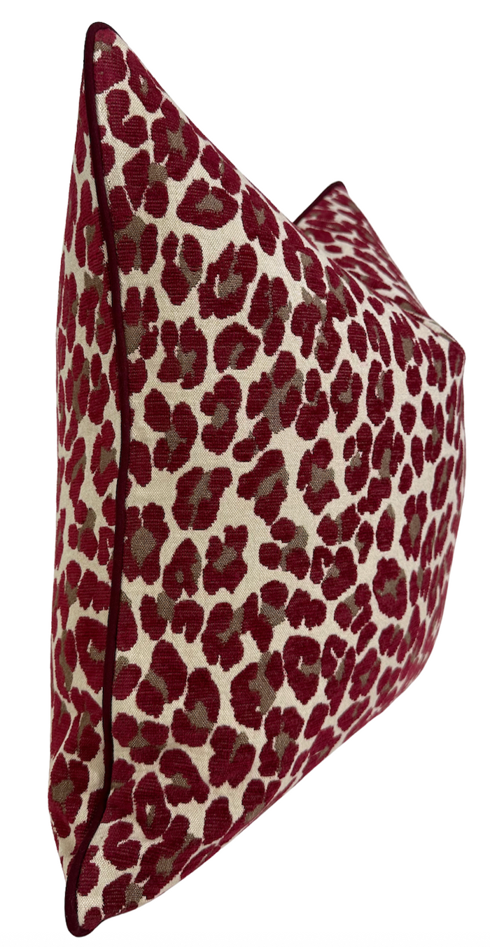 Margaux Spotted Pillow Cover in Mulberry
