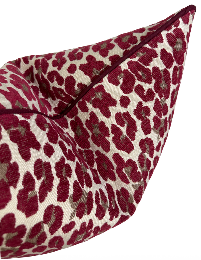 Margaux Spotted Pillow Cover in Mulberry