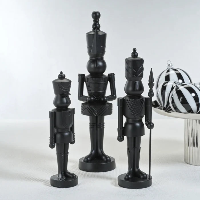 MEDIUM SOLDIER - MATTE BLACK