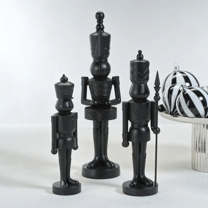 MEDIUM SOLDIER - MATTE BLACK