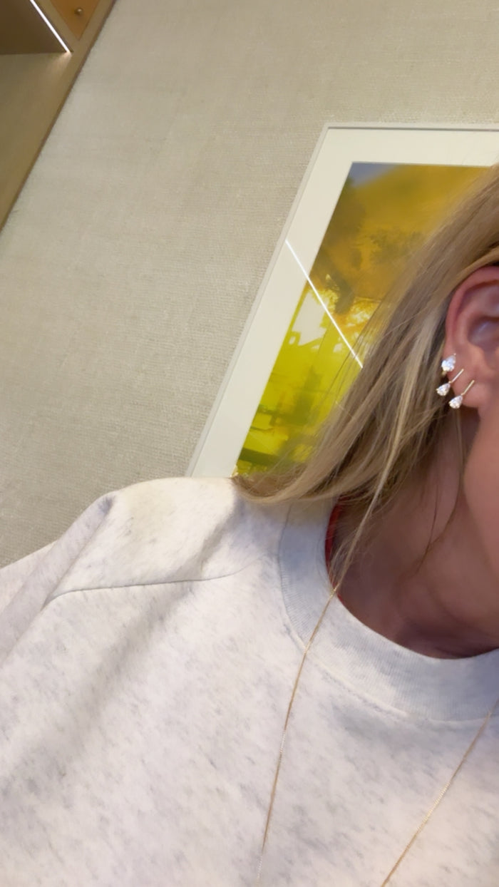 Mini Linea Pear Stud