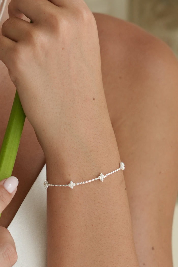 Mini Pearl Flower Bracelet
