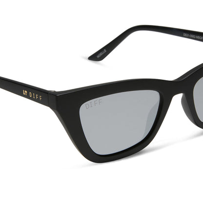 diff eyewear noelle cat eye sunglasses with a matte black frame and grey lenses detailed view