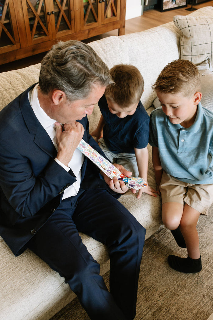 Rad GRAND Dad Coloring Tie
