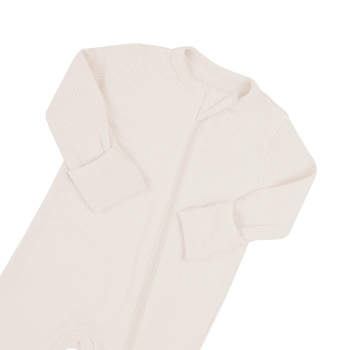 Zipper garage on Kyte Baby bamboo Ribbed Zippered Romper in Oat