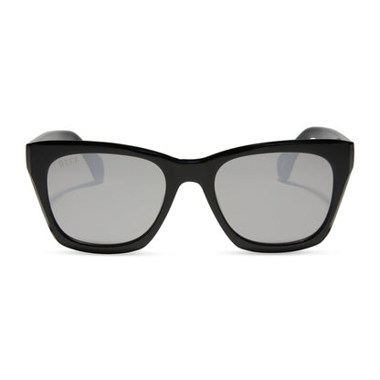 diff eyewear sean square sunglasses with a black frame and grey mirrored lenses front view