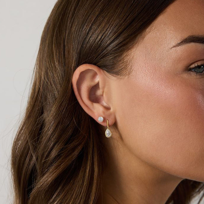 Small Linea Pear Bezel Stud