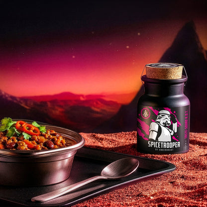 Chili con Carne neben Korkenglas