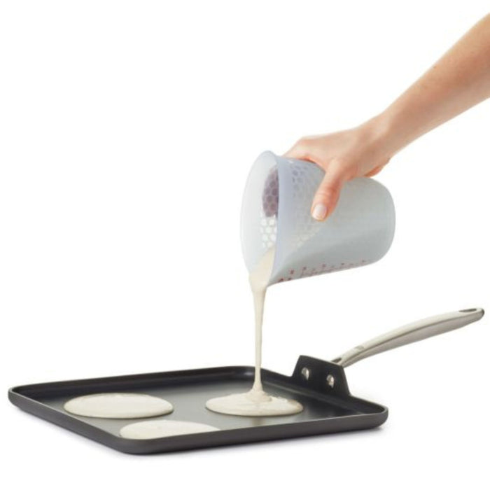 silicone measuring cup lifestyle pic